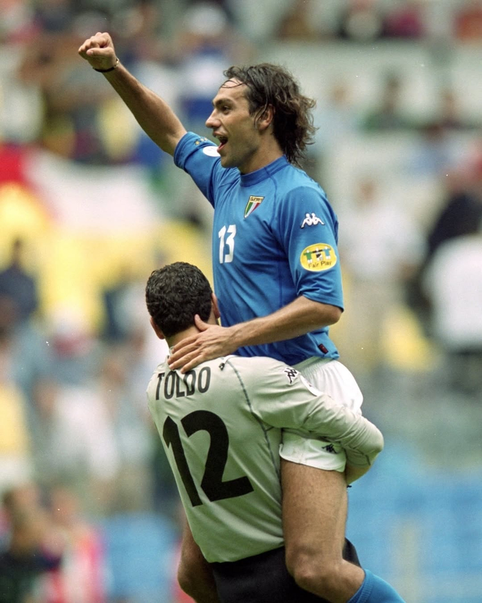 2026世界杯投注-意大利国家队内斯塔老照片曝光，AC米兰名宿风采依旧|世界杯_新浪体育_新浪新闻